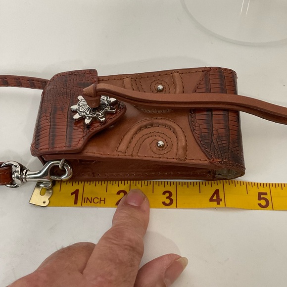 Ariat Brown Leather 4.5”Lx3”W Snap Close Case w/Silver Hardware, Tassel & Strap - Picture 16 of 16